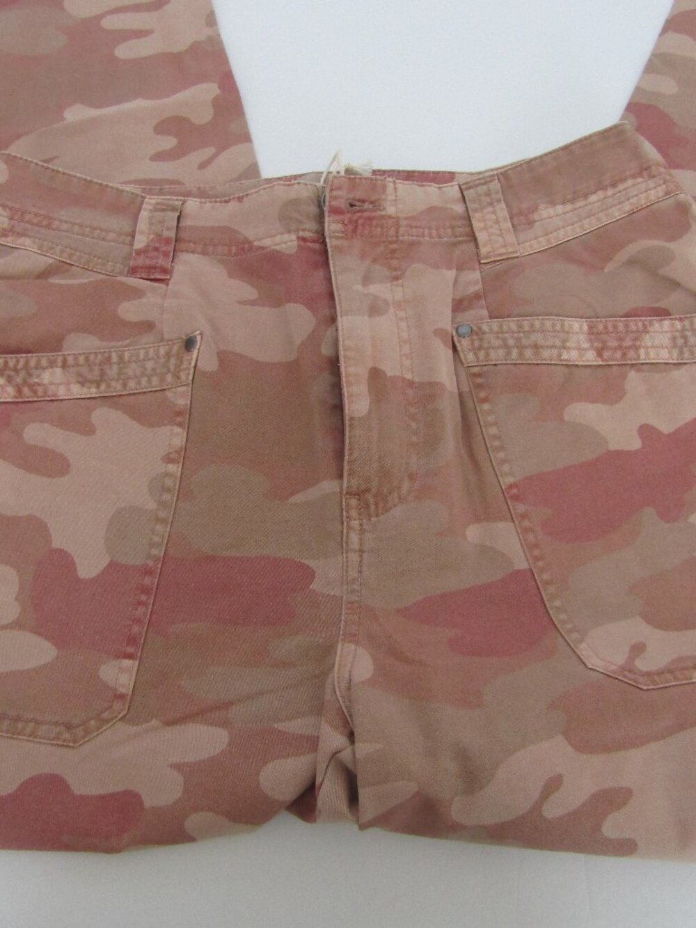 Sundance Hayes Blush Camo Utility Pants Cropped Size 6, NWT
